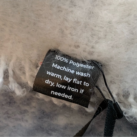 RockFlowerPaper Blue Cuddle Throw Blanket | 50" X 60"  NEW!! - Picture 8 of 12